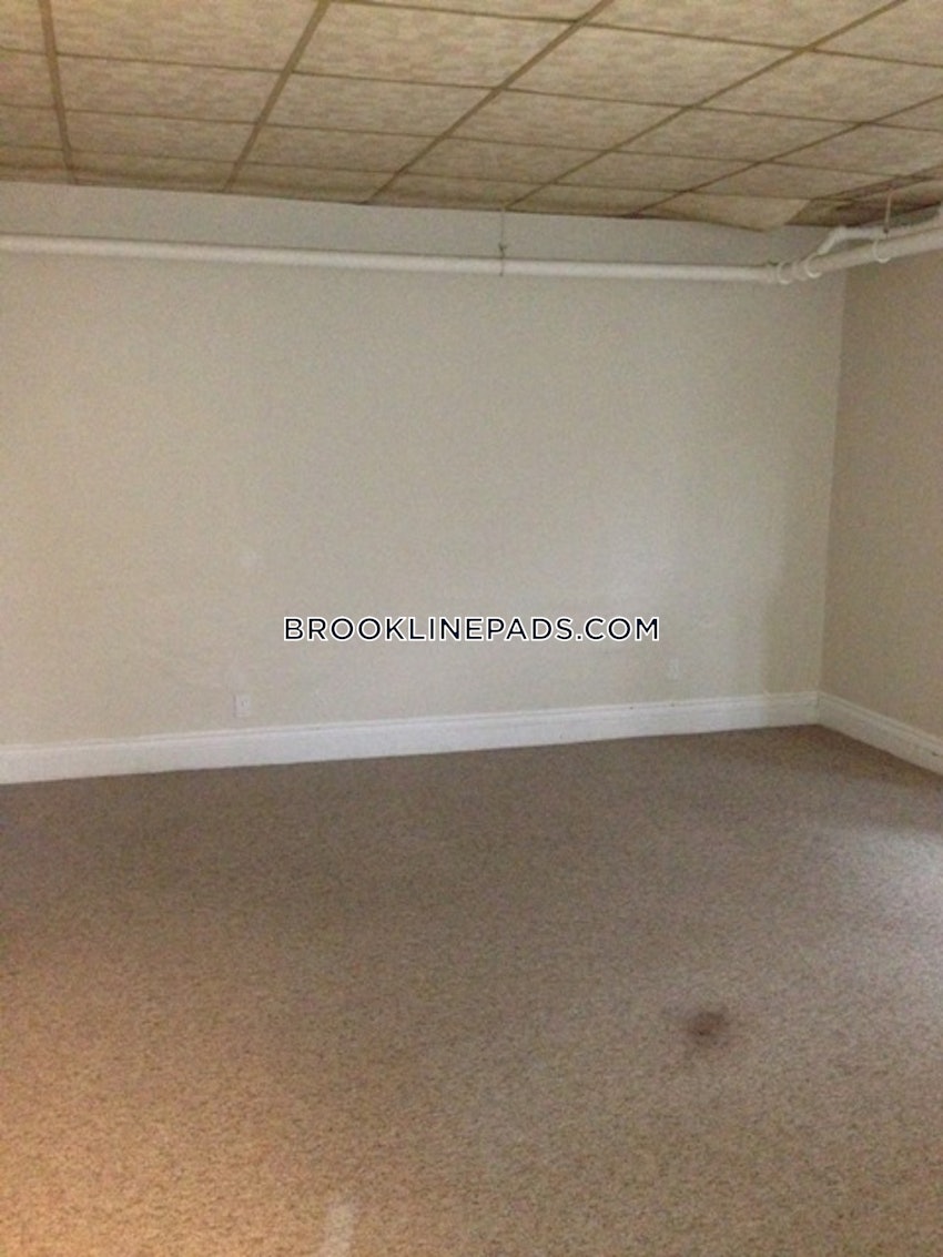 BROOKLINE- COOLIDGE CORNER - 2 Beds, 1 Bath - Image 9