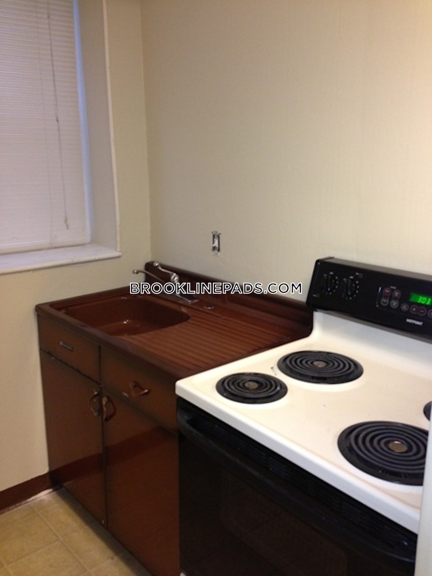 BROOKLINE- COOLIDGE CORNER - 2 Beds, 1 Bath - Image 13