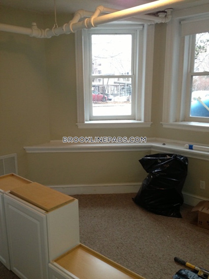 BROOKLINE- COOLIDGE CORNER - 2 Beds, 1 Bath - Image 18