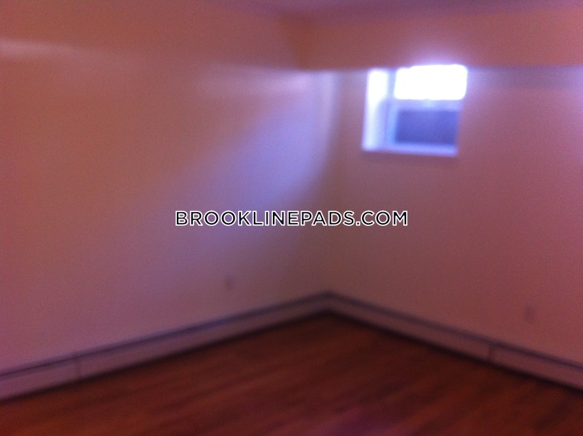 BROOKLINE- COOLIDGE CORNER - 1 Bed, 1 Bath - Image 5