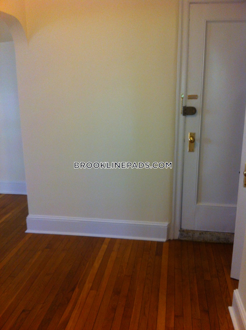 BROOKLINE- COOLIDGE CORNER - 1 Bed, 1 Bath - Image 3