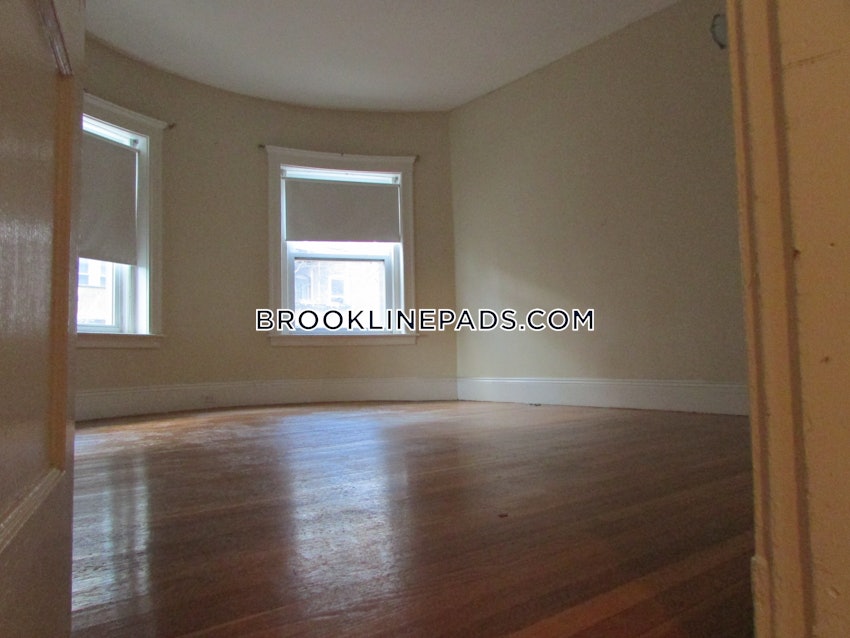 BROOKLINE- COOLIDGE CORNER - 2 Beds, 1 Bath - Image 72