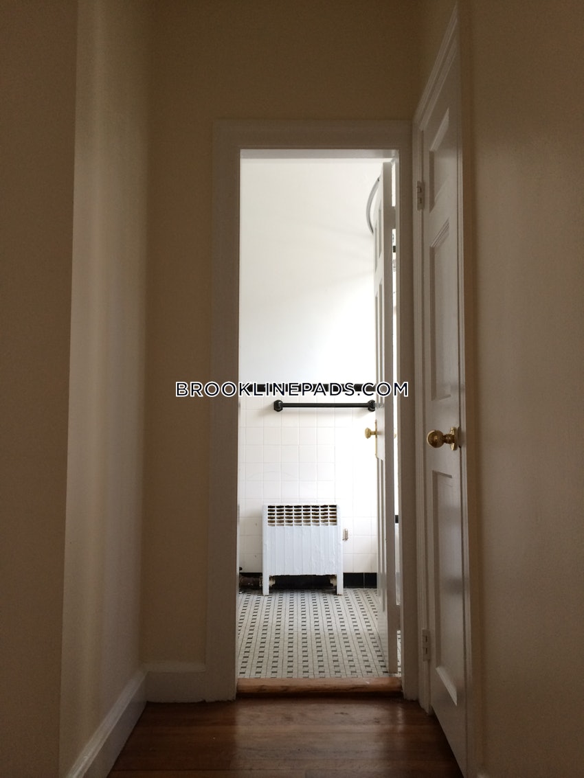 BROOKLINE- COOLIDGE CORNER - 1 Bed, 1 Bath - Image 10