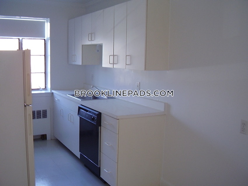 BROOKLINE- COOLIDGE CORNER - 2 Beds, 1 Bath - Image 3