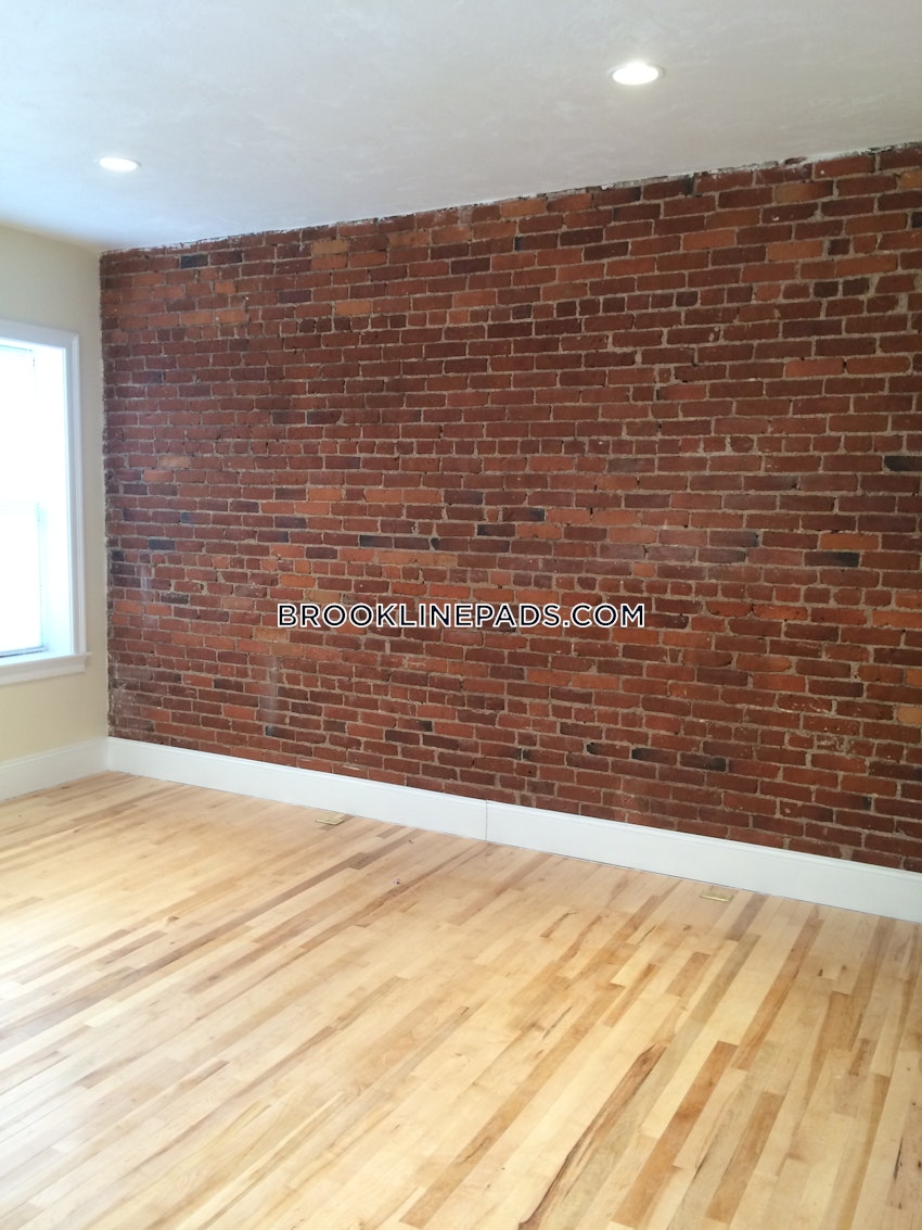 Brookline - Coolidge Corner - 4 Beds, 2 Baths - Image 25