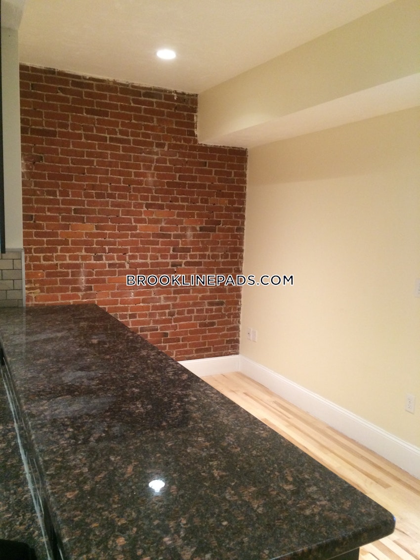Brookline - Coolidge Corner - 4 Beds, 2 Baths - Image 24
