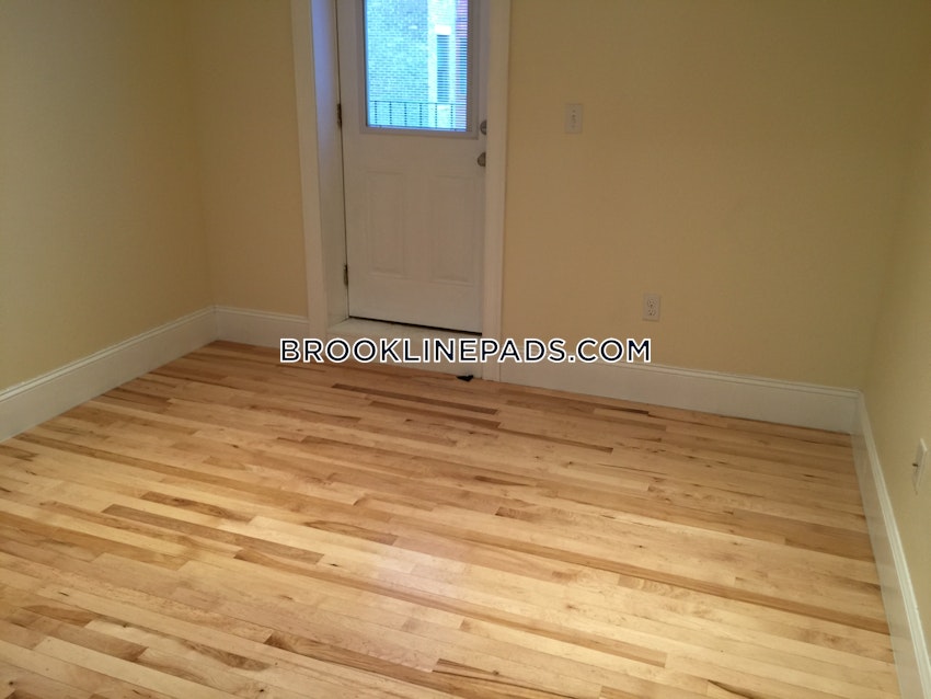 Brookline - Coolidge Corner - 4 Beds, 2 Baths - Image 6