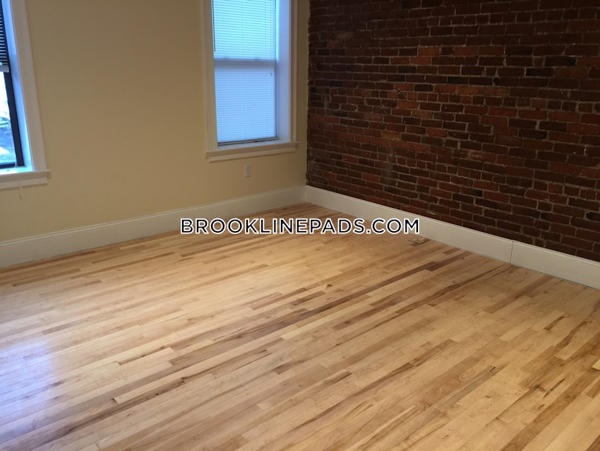 Brookline - Coolidge Corner - 4 Beds, 2 Baths - Image 4