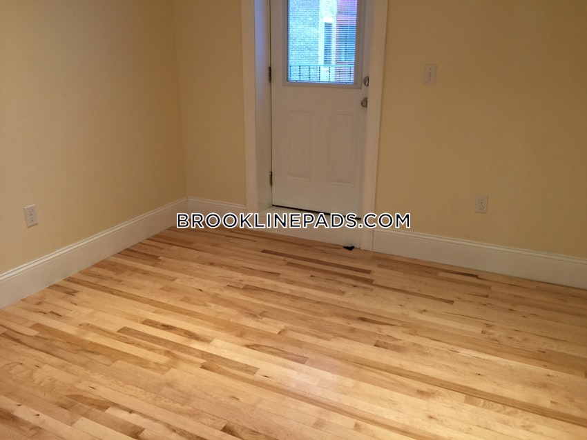 Brookline - Coolidge Corner - 4 Beds, 2 Baths - Image 3