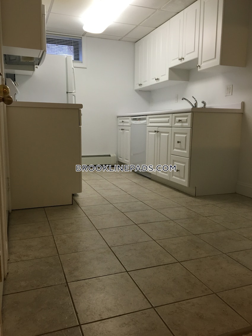 BROOKLINE- COOLIDGE CORNER - 1 Bed, 1 Bath - Image 14