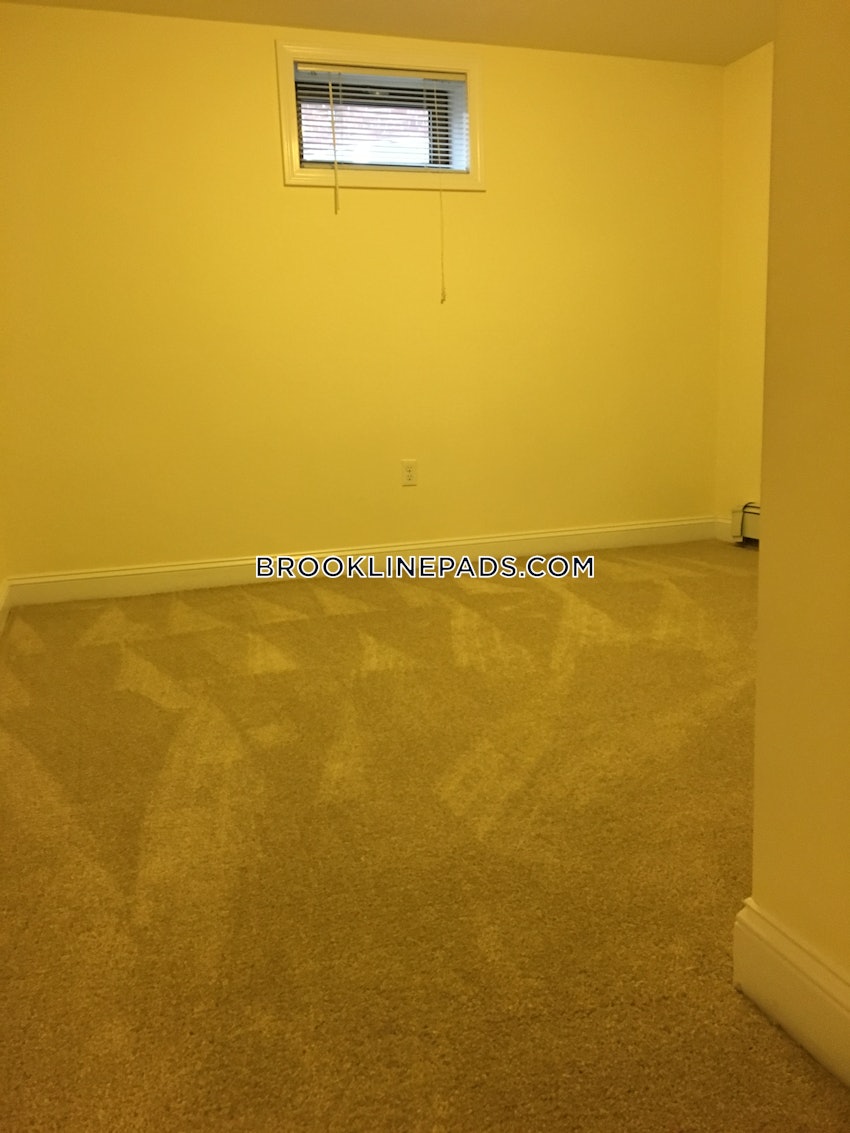 BROOKLINE- COOLIDGE CORNER - 1 Bed, 1 Bath - Image 12