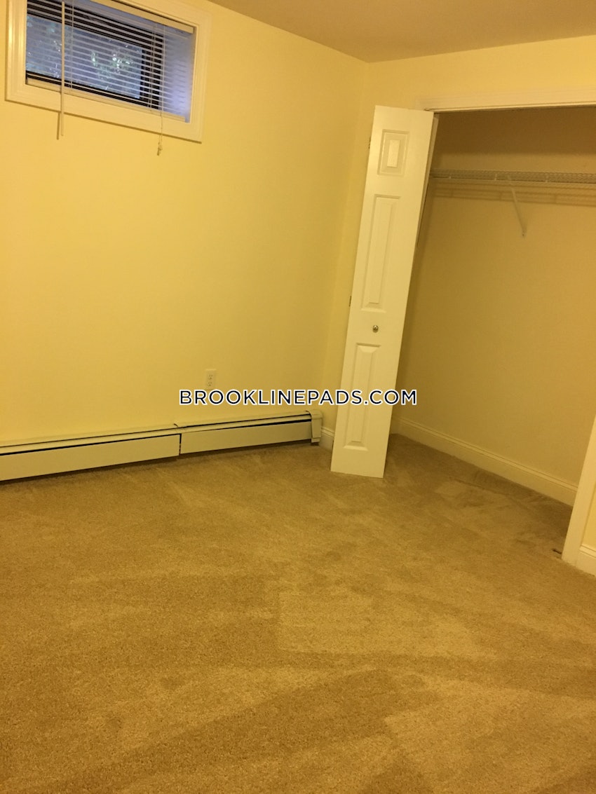 BROOKLINE- COOLIDGE CORNER - 1 Bed, 1 Bath - Image 11