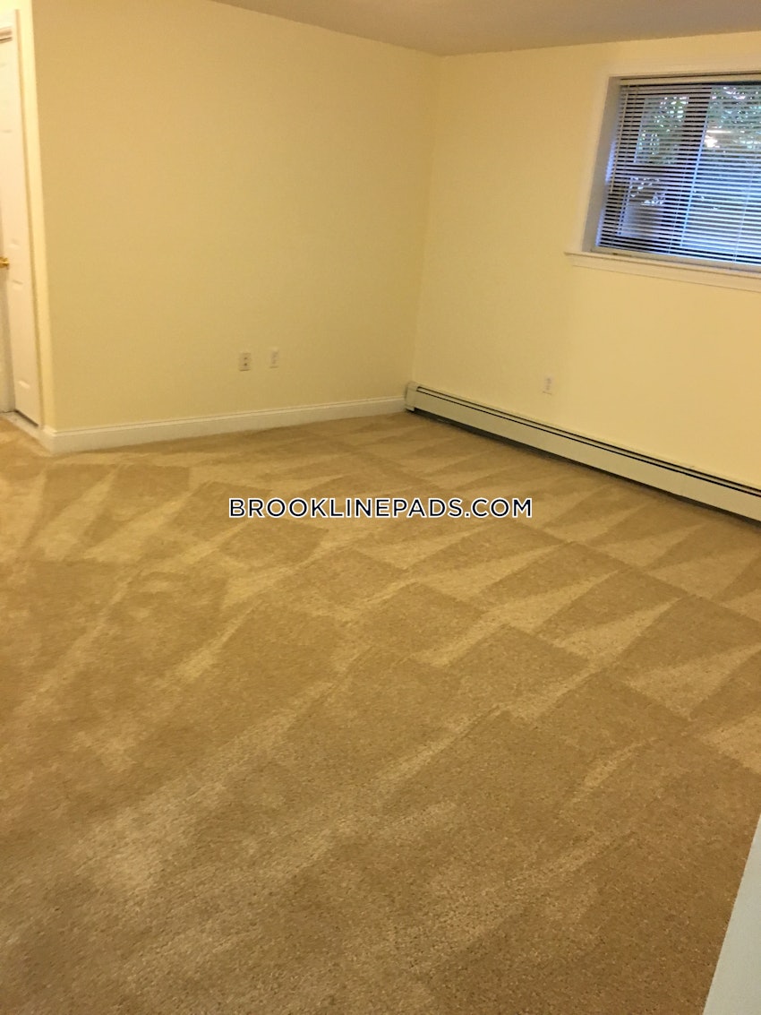 BROOKLINE- COOLIDGE CORNER - 1 Bed, 1 Bath - Image 9