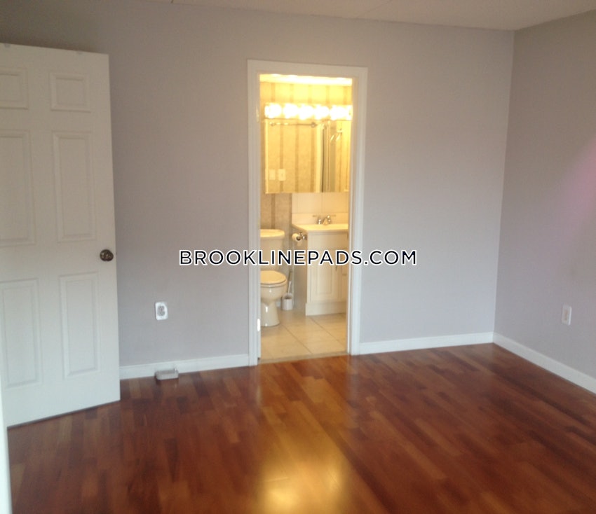 BROOKLINE- COOLIDGE CORNER - 2 Beds, 2 Baths - Image 8