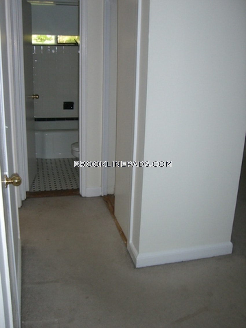 BROOKLINE- COOLIDGE CORNER - 2 Beds, 1 Bath - Image 19