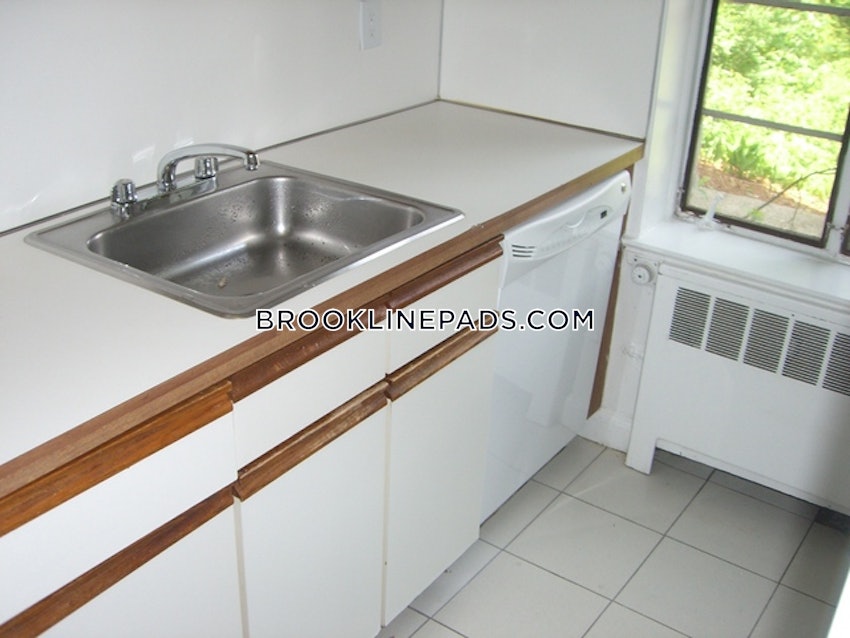 BROOKLINE- COOLIDGE CORNER - 2 Beds, 1 Bath - Image 14