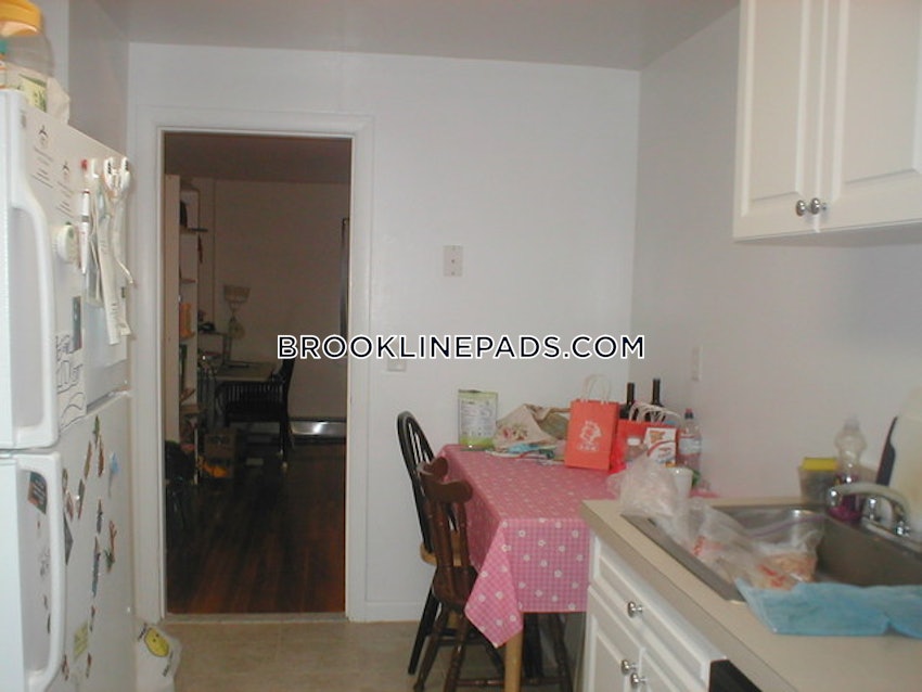 BROOKLINE- COOLIDGE CORNER - 1 Bed, 1 Bath - Image 5