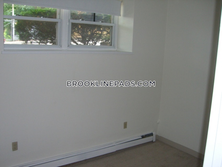 BROOKLINE- LONGWOOD AREA - 2 Beds, 1 Bath - Image 16