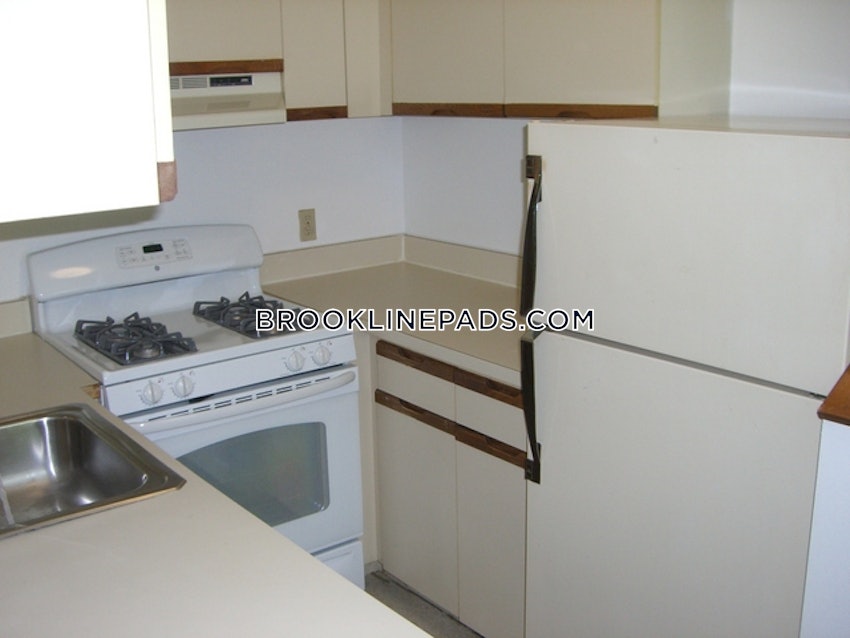 BROOKLINE- LONGWOOD AREA - 2 Beds, 1 Bath - Image 15