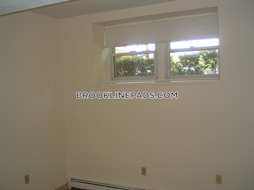 BROOKLINE- LONGWOOD AREA - 2 Beds, 1 Bath - Image 12