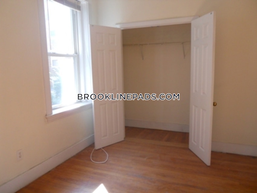 BROOKLINE- BOSTON UNIVERSITY - 3 Beds, 1 Bath - Image 12