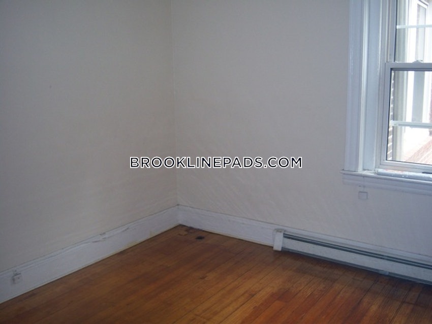 BROOKLINE- WASHINGTON SQUARE - 1 Bed, 1 Bath - Image 12