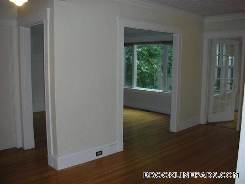 BROOKLINE- WASHINGTON SQUARE - 2 Beds, 1 Bath - Image 69