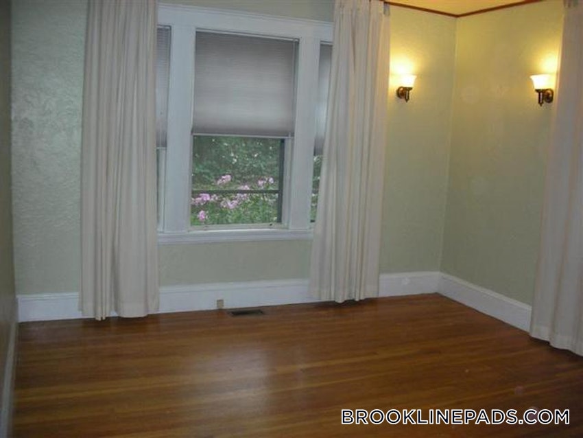 BROOKLINE- WASHINGTON SQUARE - 2 Beds, 1 Bath - Image 59