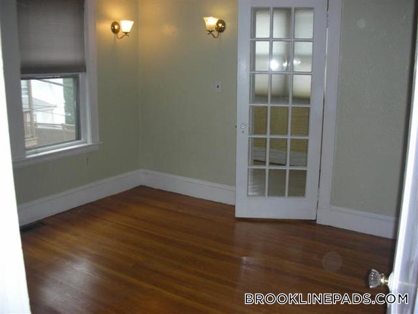 BROOKLINE- WASHINGTON SQUARE - 2 Beds, 1 Bath - Image 58