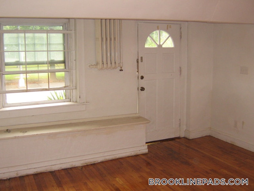 BROOKLINE- WASHINGTON SQUARE - 1 Bed, 1 Bath - Image 5