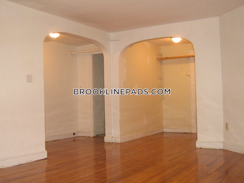 BROOKLINE- WASHINGTON SQUARE - 1 Bed, 1 Bath - Image 4