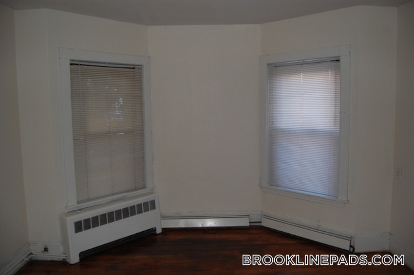 BROOKLINE- WASHINGTON SQUARE - 1 Bed, 1 Bath - Image 10