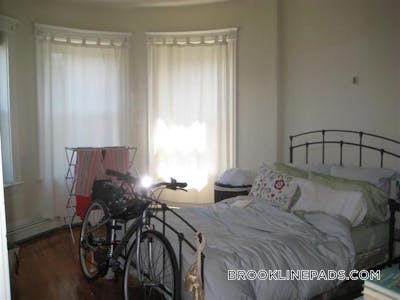 Brookline 2 Bed 1 Bath BROOKLINE- WASHINGTON SQUARE $2,600  Washington Square - $2,950