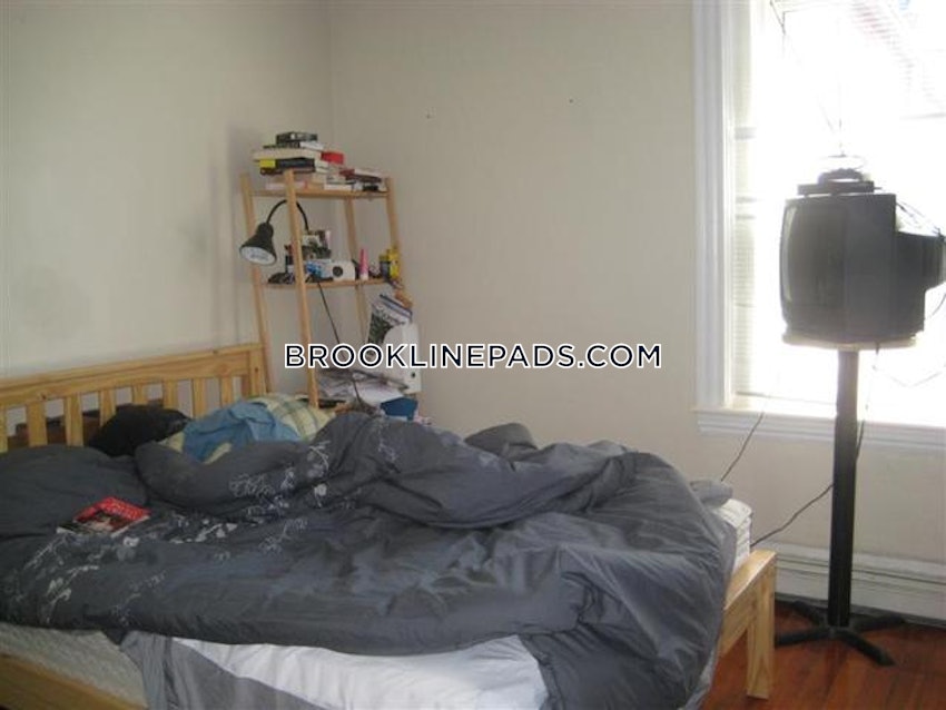 BROOKLINE- WASHINGTON SQUARE - 1 Bed, 1 Bath - Image 5