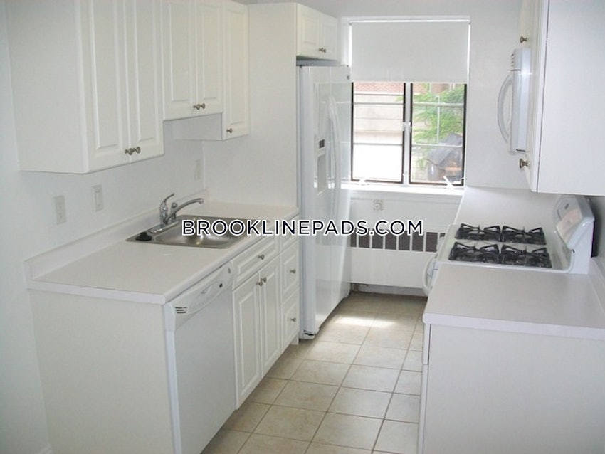 BROOKLINE- COOLIDGE CORNER - 1 Bed, 1 Bath - Image 3