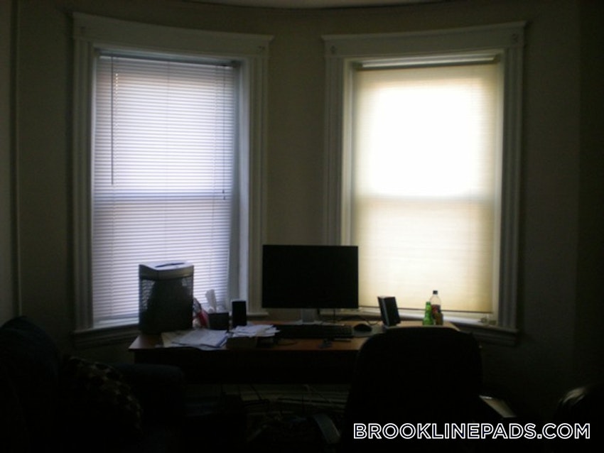 BROOKLINE- WASHINGTON SQUARE - 1 Bed, 1 Bath - Image 2