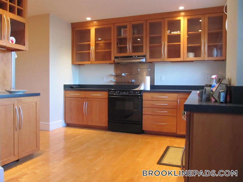 BROOKLINE- WASHINGTON SQUARE - 2 Beds, 1 Bath - Image 55