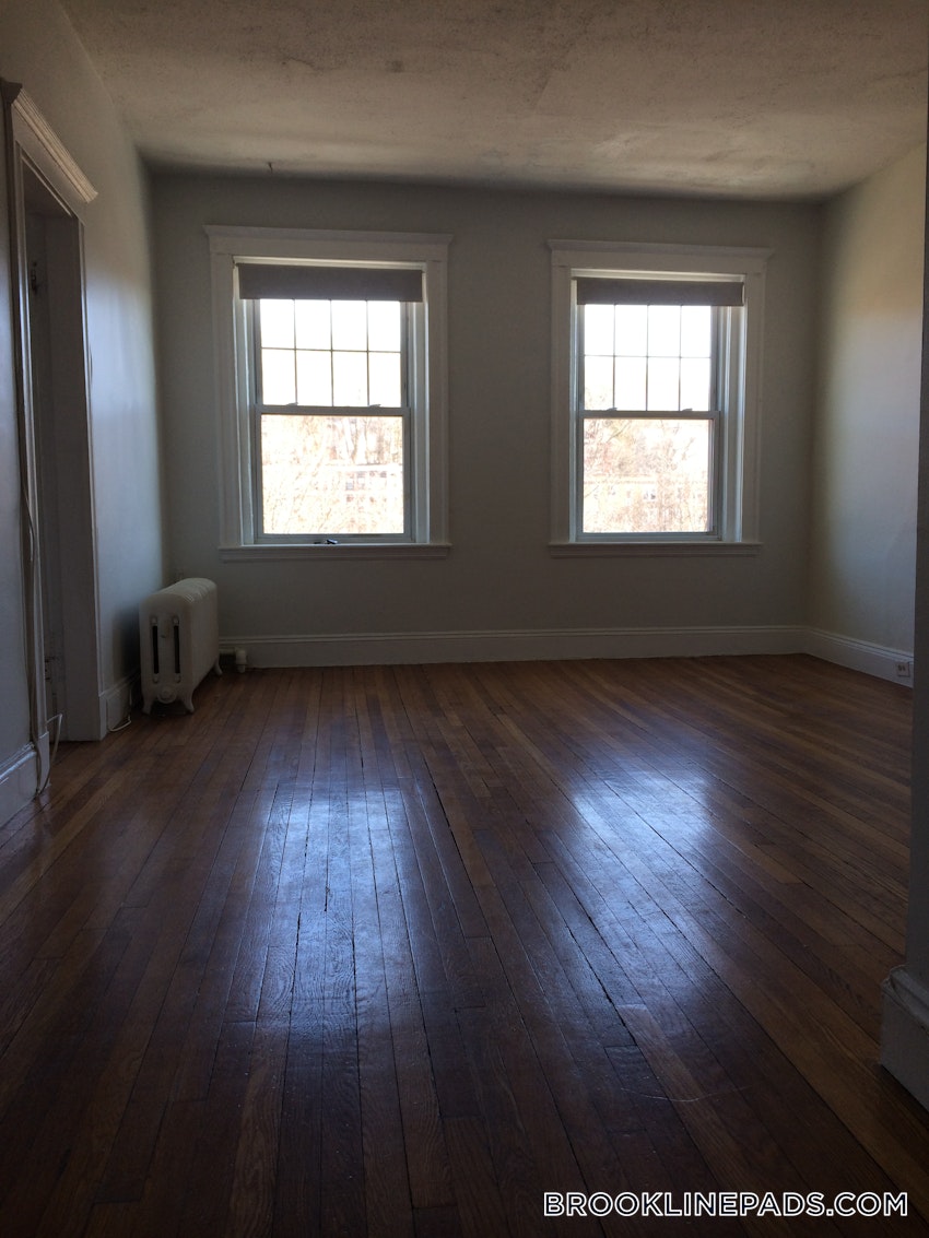 BROOKLINE- WASHINGTON SQUARE - 2 Beds, 1 Bath - Image 17