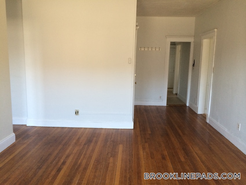 BROOKLINE- WASHINGTON SQUARE - 2 Beds, 1 Bath - Image 9