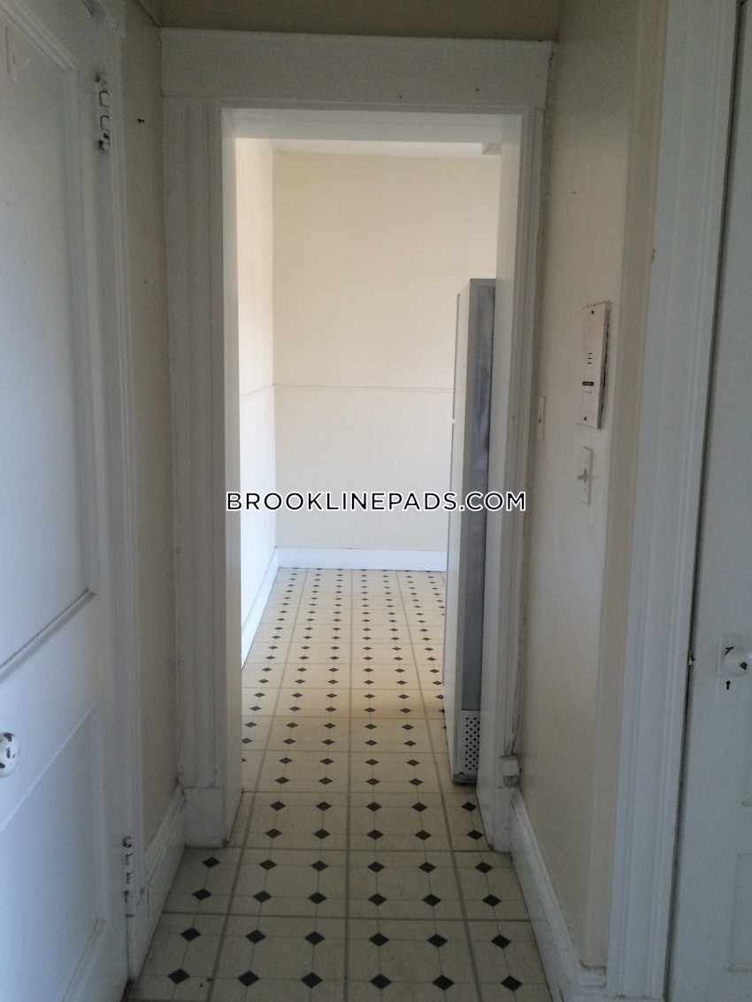 BROOKLINE- WASHINGTON SQUARE - 1 Bed, 1 Bath - Image 21