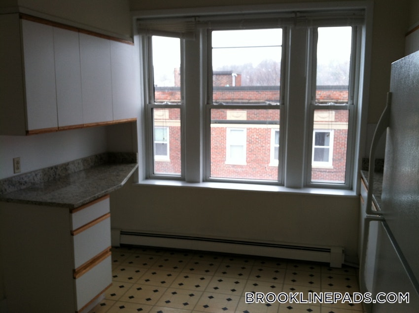 BROOKLINE- WASHINGTON SQUARE - 1 Bed, 1 Bath - Image 14