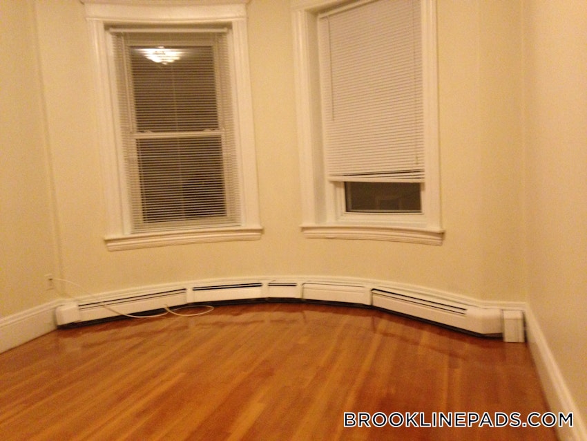 BROOKLINE- WASHINGTON SQUARE - 1 Bed, 1 Bath - Image 13