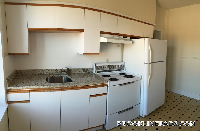 BROOKLINE- WASHINGTON SQUARE - 1 Bed, 1 Bath - Image 2