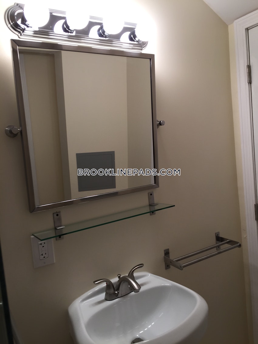 Brookline - Washington Square - 2 Beds, 2 Baths - Image 69