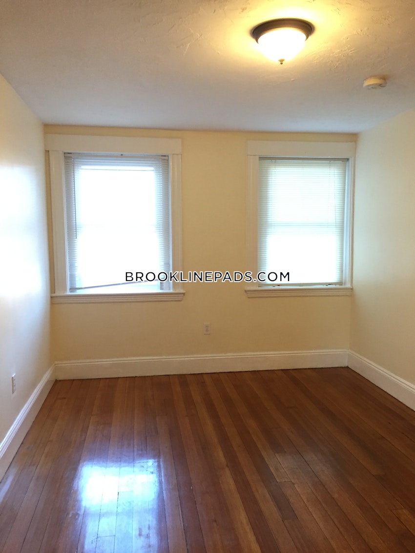Brookline - Washington Square - 2 Beds, 2 Baths - Image 66