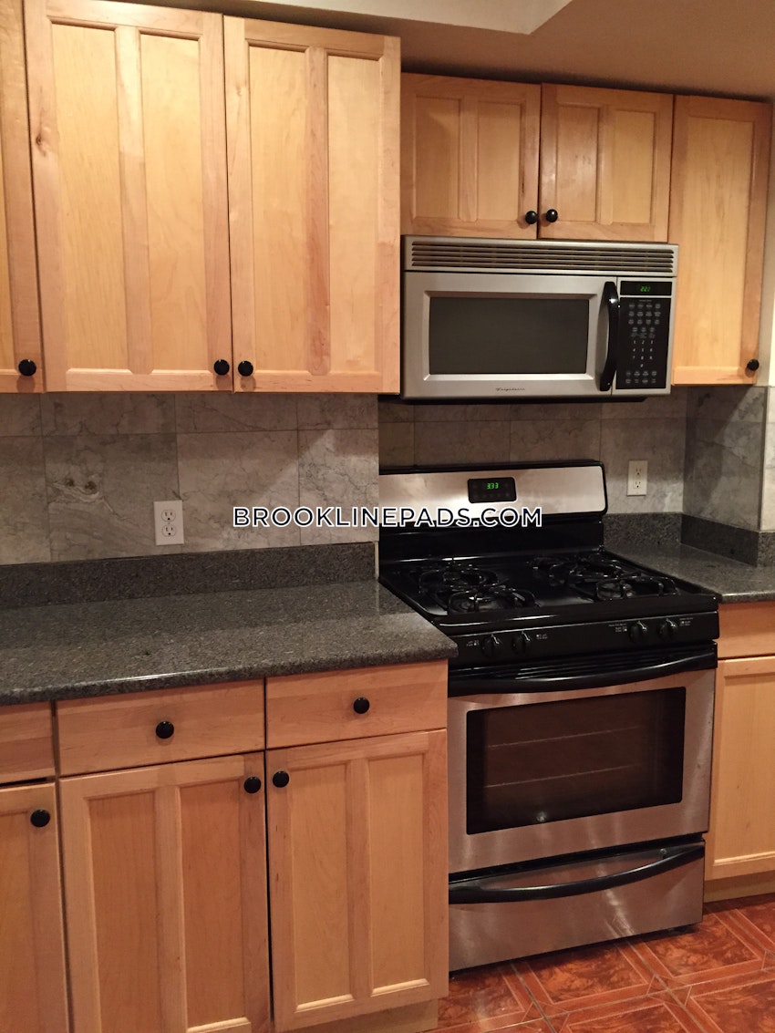 Brookline - Washington Square - 2 Beds, 2 Baths - Image 64