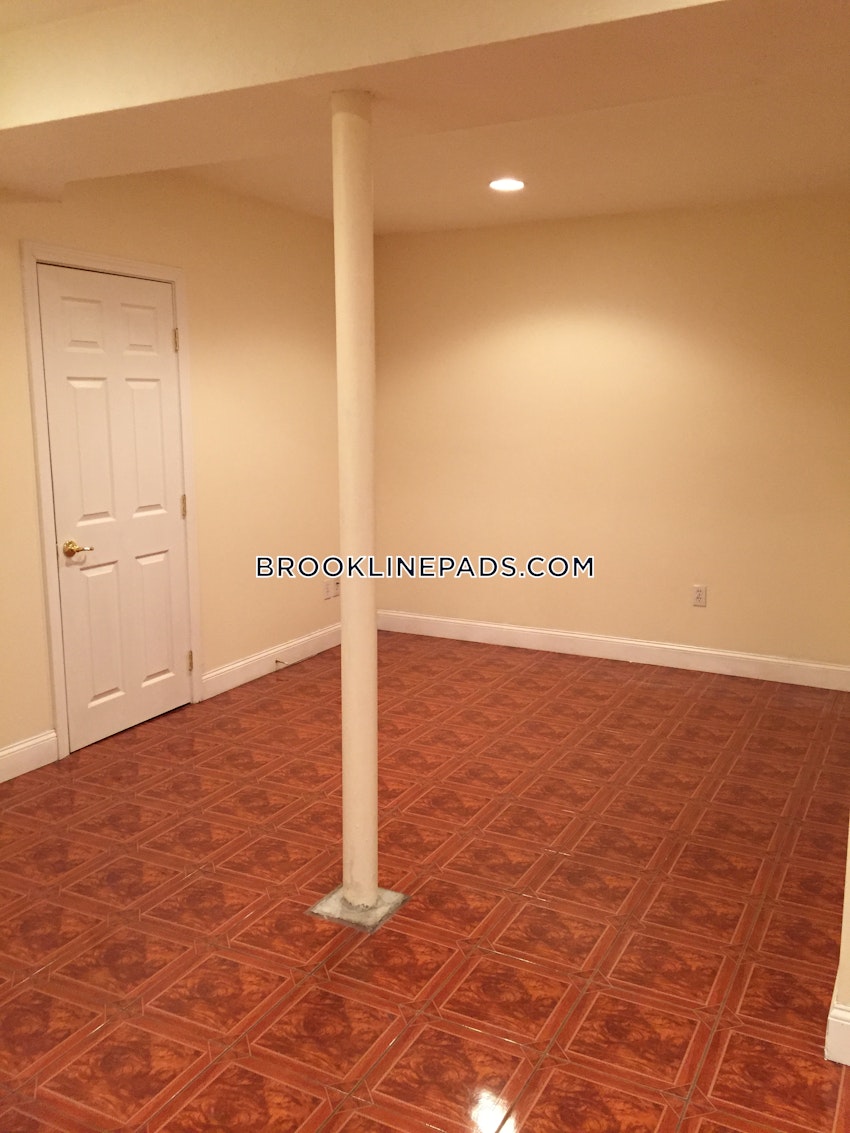 Brookline - Washington Square - 2 Beds, 2 Baths - Image 61