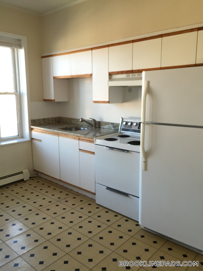 BROOKLINE- WASHINGTON SQUARE - 1 Bed, 1 Bath - Image 4