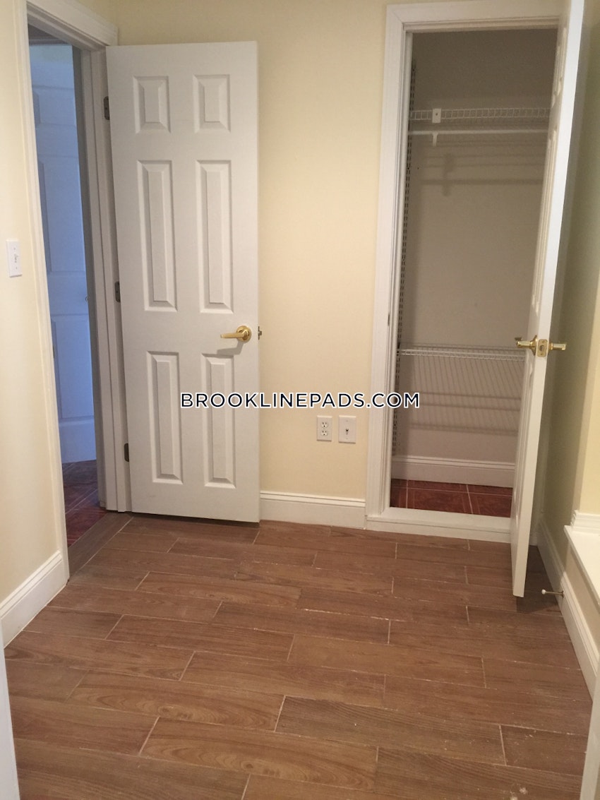 Brookline - Washington Square - 2 Beds, 2 Baths - Image 59