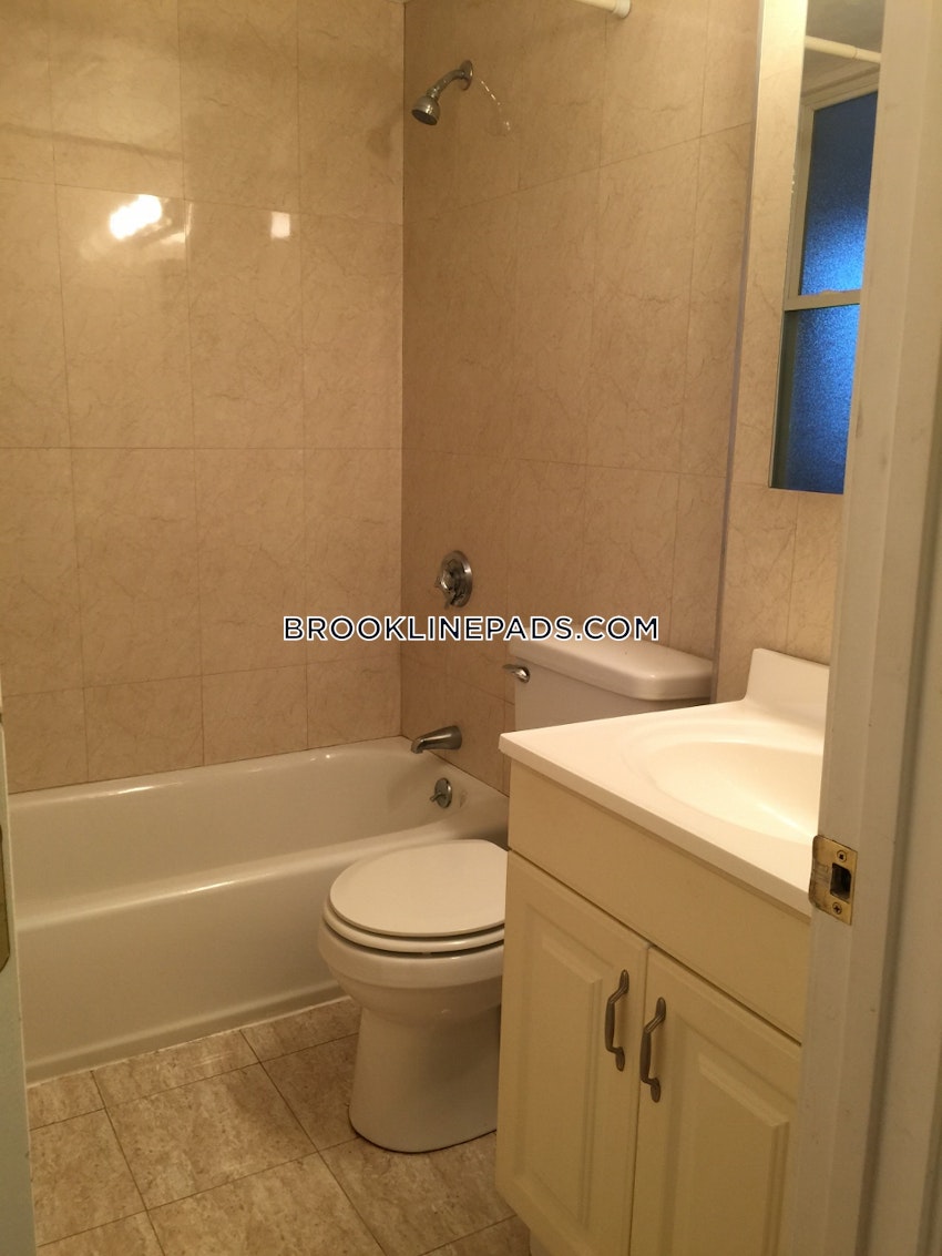 Brookline - Washington Square - 2 Beds, 2 Baths - Image 55